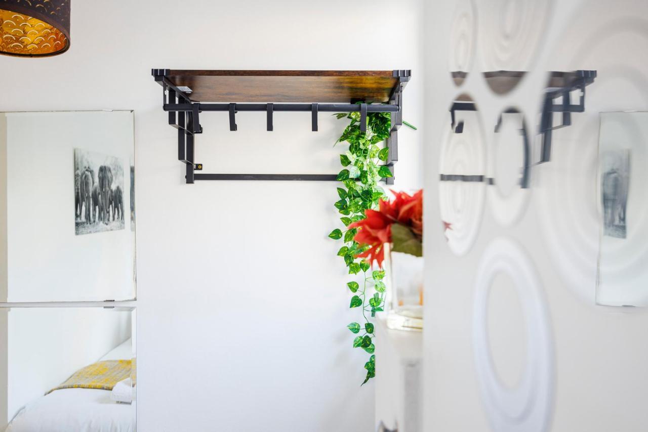 2 Bed Apartment Лондон Екстериор снимка