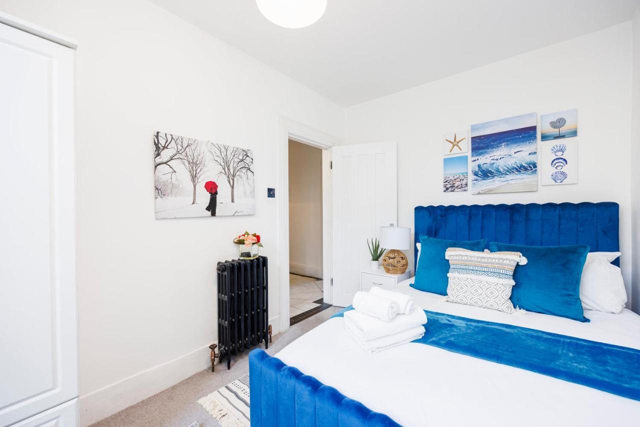2 Bed Apartment Лондон Екстериор снимка